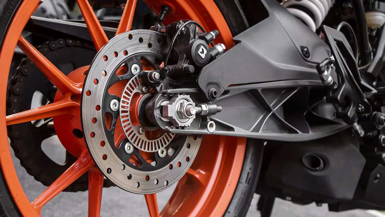 KTM RC 125 Suspension and brakes Mahindra XUV400 Diwali Offer